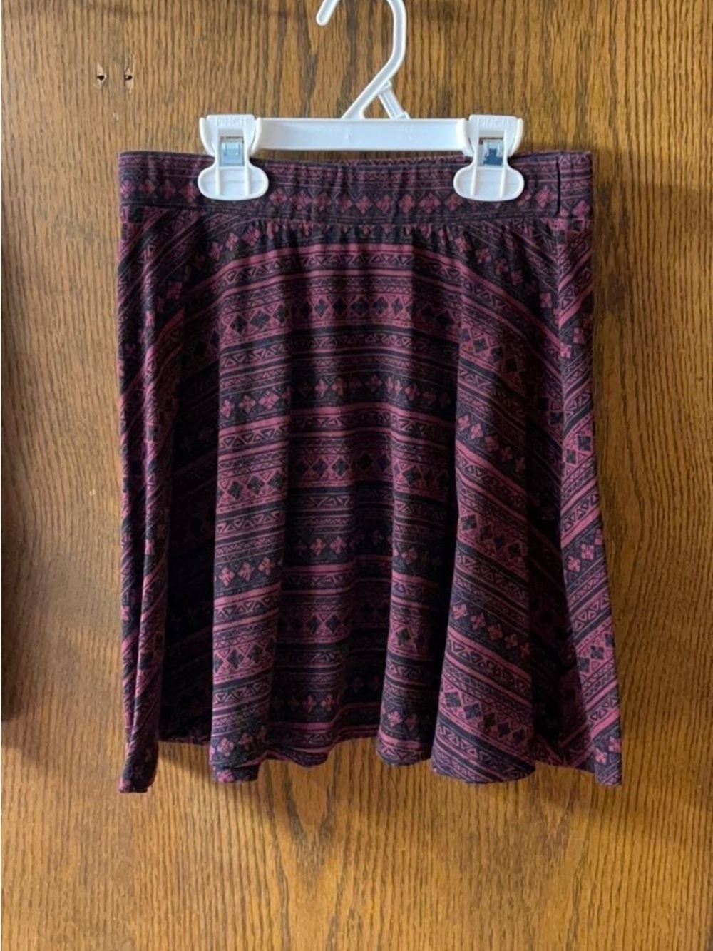 La Hearts Burgundy and Black Patterned Skater Skirt ***